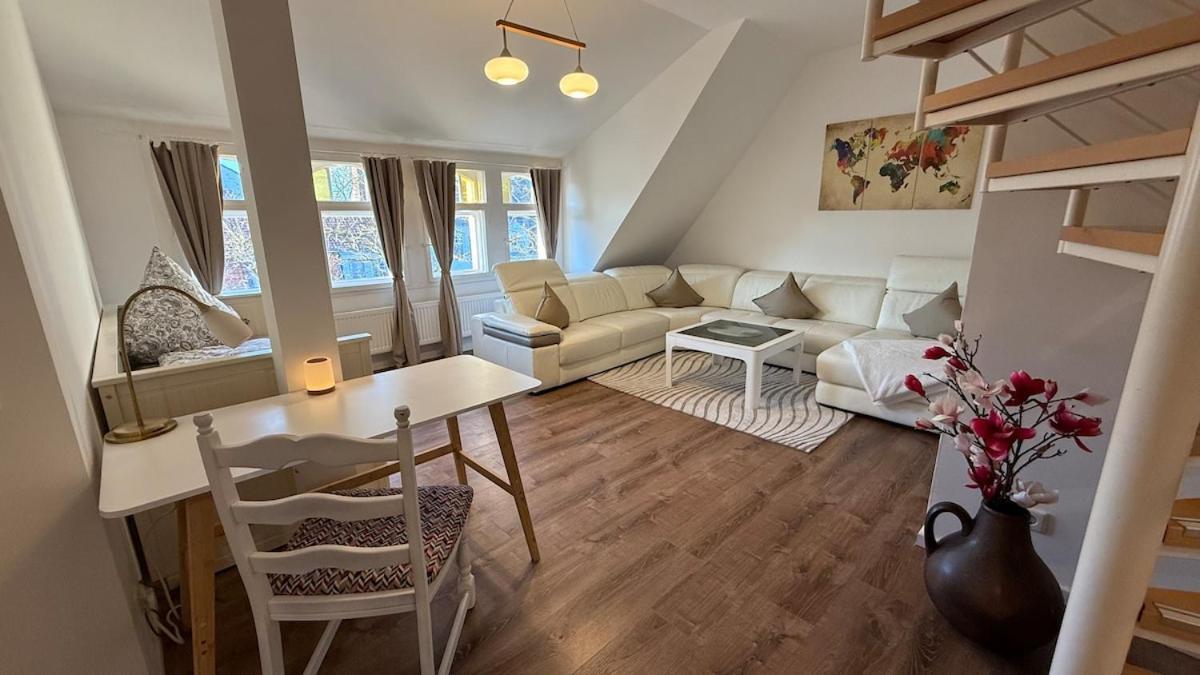 Penthouse With Roof Terrace - Central, Quiet Location Apartment